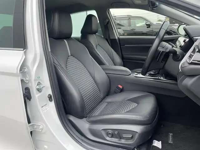 トヨタ カムリ WS 福岡県 2019(令1)年 6.4万km プラチナホワイトパールマイカ 純正ナビ/フルセグTV/CD/DVD/BT/AUX/バックカメラ/PCS/ＬＤＡ/レーダークルーズコントロール/ＢＳＭ/クリアランスソナー/HUD/オートハイビーム/パワーシート/ビルトインＥＴＣ２．０/純正アルミ/フルセグＴＶ/ＣＤ／ＤＶＤ再生/ブルートゥース