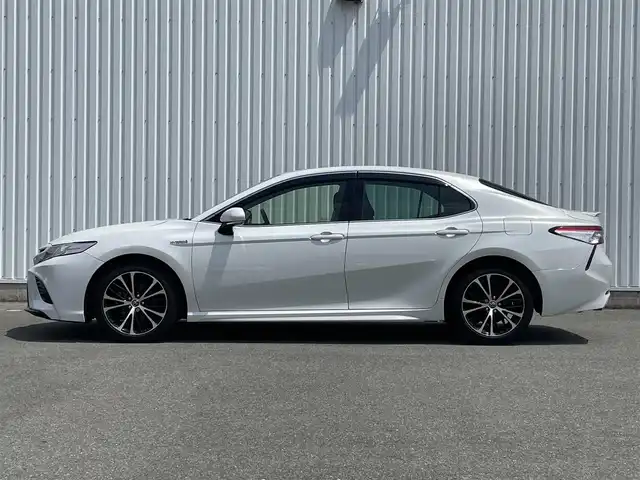 トヨタ カムリ WS 福岡県 2019(令1)年 6.4万km プラチナホワイトパールマイカ 純正ナビ/フルセグTV/CD/DVD/BT/AUX/バックカメラ/PCS/ＬＤＡ/レーダークルーズコントロール/ＢＳＭ/クリアランスソナー/HUD/オートハイビーム/パワーシート/ビルトインＥＴＣ２．０/純正アルミ/フルセグＴＶ/ＣＤ／ＤＶＤ再生/ブルートゥース