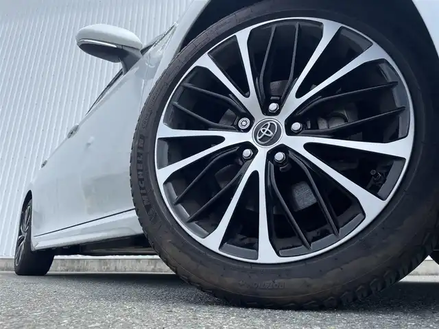 トヨタ カムリ WS 福岡県 2019(令1)年 6.4万km プラチナホワイトパールマイカ 純正ナビ/フルセグTV/CD/DVD/BT/AUX/バックカメラ/PCS/ＬＤＡ/レーダークルーズコントロール/ＢＳＭ/クリアランスソナー/HUD/オートハイビーム/パワーシート/ビルトインＥＴＣ２．０/純正アルミ/フルセグＴＶ/ＣＤ／ＤＶＤ再生/ブルートゥース
