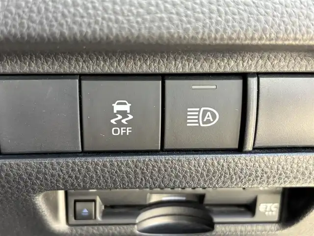 トヨタ ハリアー G 福岡県 2020(令2)年 4万km プレシャスブラックパール 純正ナビ（BLUETOOTH/AUX)/Bカメラ/電動リアゲート/レーダークルーズコントロール/LEDヘッドライト/オートライト/オートマチックハイビーム/ハーフレザーシート/D席パワーシート/純正18インチAW/USB入力端子/ワイヤレス充電/デジタルインナーミラー/SOSコール/BSM/横滑り防止装置/コーナーセンサー/レーンキープアシスト/盗難防止装置/衝突軽減システム/スマートキー/ETC