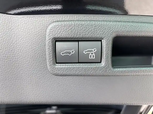 トヨタ ハリアー G 福岡県 2020(令2)年 4万km プレシャスブラックパール 純正ナビ（BLUETOOTH/AUX)/Bカメラ/電動リアゲート/レーダークルーズコントロール/LEDヘッドライト/オートライト/オートマチックハイビーム/ハーフレザーシート/D席パワーシート/純正18インチAW/USB入力端子/ワイヤレス充電/デジタルインナーミラー/SOSコール/BSM/横滑り防止装置/コーナーセンサー/レーンキープアシスト/盗難防止装置/衝突軽減システム/スマートキー/ETC