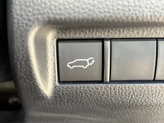 トヨタ ハリアー G 福岡県 2020(令2)年 4万km プレシャスブラックパール 純正ナビ（BLUETOOTH/AUX)/Bカメラ/電動リアゲート/レーダークルーズコントロール/LEDヘッドライト/オートライト/オートマチックハイビーム/ハーフレザーシート/D席パワーシート/純正18インチAW/USB入力端子/ワイヤレス充電/デジタルインナーミラー/SOSコール/BSM/横滑り防止装置/コーナーセンサー/レーンキープアシスト/盗難防止装置/衝突軽減システム/スマートキー/ETC