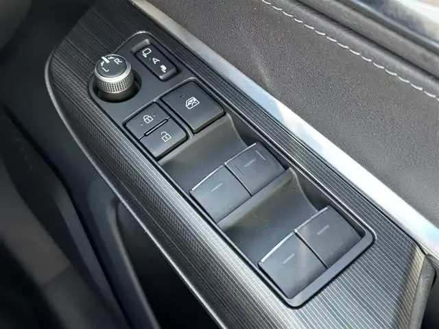 トヨタ ハリアー G 福岡県 2020(令2)年 4万km プレシャスブラックパール 純正ナビ（BLUETOOTH/AUX)/Bカメラ/電動リアゲート/レーダークルーズコントロール/LEDヘッドライト/オートライト/オートマチックハイビーム/ハーフレザーシート/D席パワーシート/純正18インチAW/USB入力端子/ワイヤレス充電/デジタルインナーミラー/SOSコール/BSM/横滑り防止装置/コーナーセンサー/レーンキープアシスト/盗難防止装置/衝突軽減システム/スマートキー/ETC