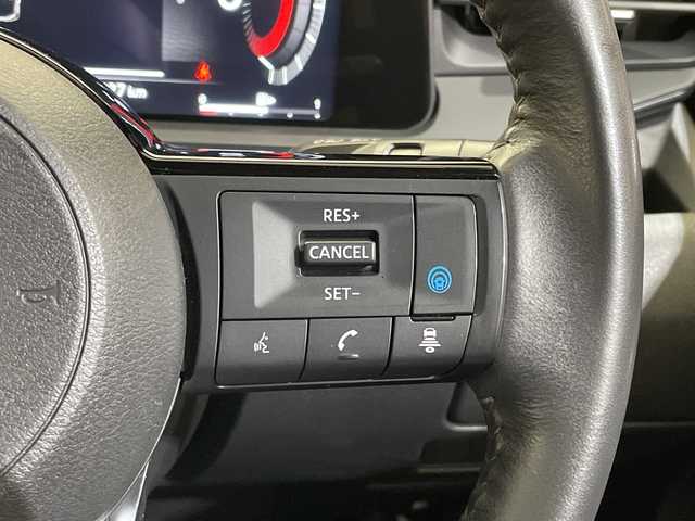 日産 オーラ G レザーエディション 愛媛県 2023(令5)年 2.1万km ミッドナイトブラック/サンライズカッパー ９型ナビ/フルセグ／Ｂｌｕｅｔｏｏｔｈ／ＵＳＢ/全方位カメラ/プロパイロット/衝突軽減ブレーキ/ＥＴＣ２．０/前方ドライブレコーダー/レーダークルーズコントロール/レーンキープアシスト/ブラインドスポットモニター/前後コーナーセンサー/オートマチックハイビーム/レザーシート/LEDヘッドライト