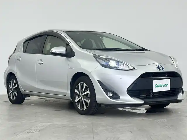トヨタ アクア G ブラックソフトレザーセレ 愛知県 2018(平30)年 4.8万km シルバーM ・純正9インチナビ/・Bluetooth/・バックカメラ/・フルセグTV/・トヨタセーフティセンス/・衝突被害軽減システム/・レーンキープアシスト/・クルーズコントロール/・コーナーセンサー/・横滑り防止装置/・オートライト/・LEDヘッドライト/・LEDフォグランプ/・シートヒーター/・純正AW/・ドライブレコーダー/・ETC/・プッシュスタート/・スマートキー