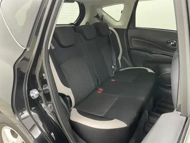 日産 ノート e－パワー X 岡山県 2016(平28)年 5.8万km スーパーブラック 純正メモリーナビ/（Bluetooth/フルセグTV/CD/DVD/USB】/エマージェンシーブレーキ/アラウンドビューモニター/ＥＴＣ/コーナーセンサー（前後）/プッシュスタート/アイドリングストップ/踏み間違い防止/横滑り防止装置/ISOFIX/ステアリングスイッチ/チルトステアリング/シートリフター/ウインカーミラー/ドアバイザー/スマートキー