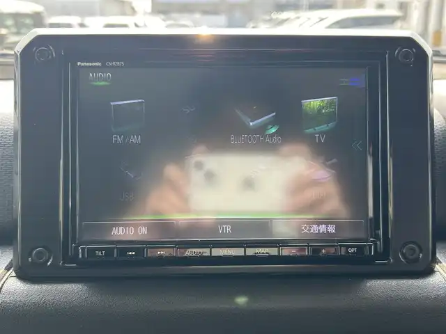 スズキ ジムニー XC 島根県 2022(令4)年 3.5万km シフォンアイボリーM 純正８インチエントリーナビ(パナソニック)　/フルセグTV　/ＤＶＤ再生　/Ｂｌｕｅｔｏｏｔｈ　/バックカメラ　/ビルトインＥＴＣ　/前席シートヒーター　/クルーズコントロール/ダウンヒルアシストコントロール　/衝突軽減ブレーキ　/レーンアシスト　/スマートキー/プッシュスタート/純正LEDヘッドライト　/純正フロアマット