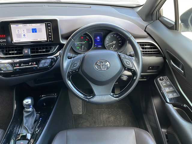 トヨタ Ｃ－ＨＲ G 岐阜県 2019(平31)年 3.2万km ホワイトパールクリスタルシャイン 禁煙車/純正SDナビ/AM/FM/CD/DVD/BT/フルセグTV/バックカメラ/プリクラッシュセーフティ /BSM/クリアランスソナー /レーダークルーズコントロール /オートライト/オートハイビーム/LEDヘッドライト/フォグランプ/ハーフレザーシート /シートヒーター /ステアリングスイッチ/電子パーキングブレーキ/ブレーキホールド/ビルトインETC