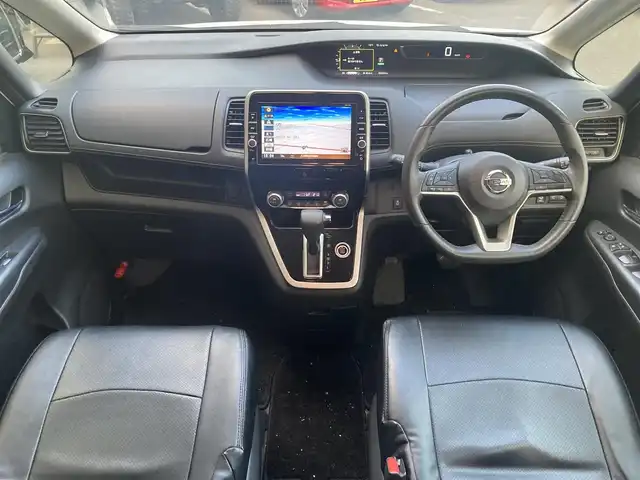 日産 セレナ ハイウェイスター Vセレクション 大分県 2017(平29)年 6.9万km ブリリアントホワイトパール 両側パワースライドドア /純正16インチアルミホイール/純正フロアマット/純正LEDヘッドライト/純正ナビ/フルセグTV/Bluetooth/オートライト/横滑り防止装置/衝突被害軽減ブレーキ/バックカメラ/クルーズコントロール/スマートキー/5月3日から5月7日までお休みの為、書類発送及び車両搬出は5月8日以降になります。