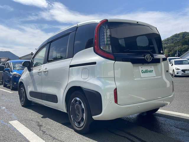 トヨタ シエンタ ハイブリッド Z 京都府 2022(令4)年 5.6万km ホワイトパールクリスタルシャイン 純正ディスプレイオーディオ　アラウンドビューモニター　プリクラッシュセーフティ　レーダークルーズコントロール　ブラインドスポットモニター　後席サーキュレーター　ＬＥＤヘッドライト　両側電動ドア　禁煙車