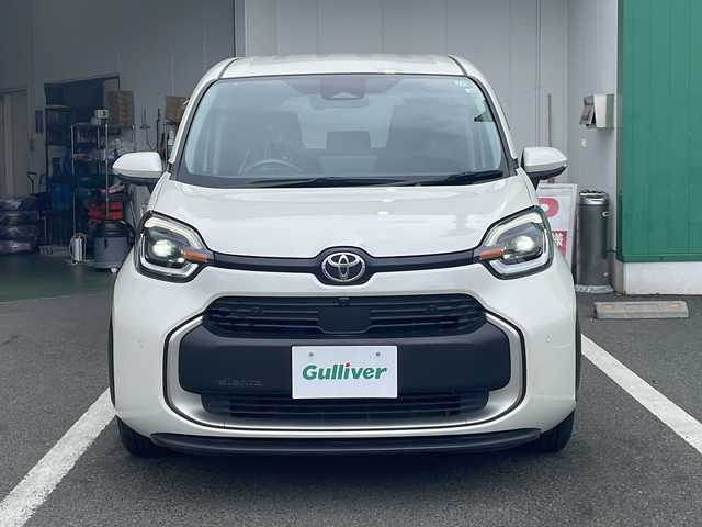 トヨタ シエンタ ハイブリッド Z 京都府 2022(令4)年 5.6万km ホワイトパールクリスタルシャイン 純正ディスプレイオーディオ　アラウンドビューモニター　プリクラッシュセーフティ　レーダークルーズコントロール　ブラインドスポットモニター　後席サーキュレーター　ＬＥＤヘッドライト　両側電動ドア　禁煙車