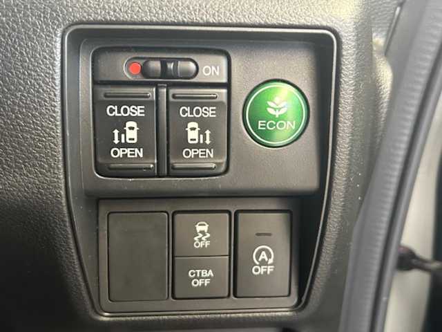 ホンダ オデッセイ 静岡県 2014(平26)年 12.1万km ホワイトオーキッドパール (株)IDOMが運営する【じしゃロン浜松店】の自社ローン専用車両になりますこちらは現金またはオートローンご利用時の価格です。自社ローンご希望の方は別途その旨お申付け下さい/プッシュスタート/メモリナビ/フルセグテレビ/全方位カメラ/両側パワースライドドア/ETC/アイドリングストップ/オットマン/フォグランプ/パドルシフト/後部座席モニター