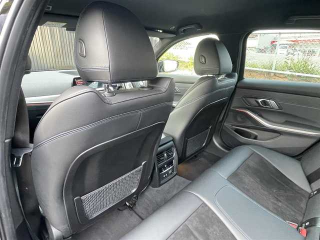 ＢＭＷ ３２０ｉ Mスポーツ 福岡県 2021(令3)年 4.2万km サファイアブラックP インテリジェントＳ/アダプティブコントロール/ブラインドスポット/ハーフレザーシート/シートヒーター/純正ナビ/ミラーリング/全方位/Bluetooth/ワイヤレス充電/パワーバックドア/ステアシフト/パドルシフト/ＬＥＤヘッドライト/autoハイビーム/ドライブレコーダー/純正１８インチＡＷ/ミラーＥＴＣ