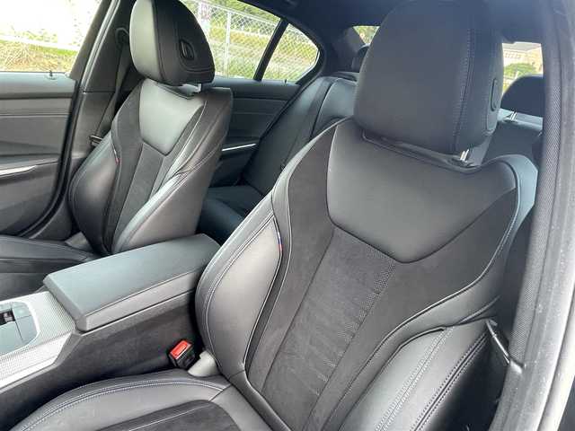 ＢＭＷ ３２０ｉ Mスポーツ 福岡県 2021(令3)年 4.2万km サファイアブラックP インテリジェントＳ/アダプティブコントロール/ブラインドスポット/ハーフレザーシート/シートヒーター/純正ナビ/ミラーリング/全方位/Bluetooth/ワイヤレス充電/パワーバックドア/ステアシフト/パドルシフト/ＬＥＤヘッドライト/autoハイビーム/ドライブレコーダー/純正１８インチＡＷ/ミラーＥＴＣ