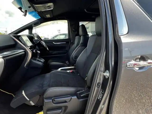 トヨタ ヴェルファイア 3.5ZA ゴールデンアイズ 道央・札幌 2016(平28)年 7.7万km グレーメタリック ４WD/純正SDナビ/AM/FM/BT/CD/DVD/フルセグ/純正フリップダウンモニター/衝突被害軽減ブレーキ/横滑り防止装置/レーダークルーズコントロール/クリアランスソナー/バックカメラ/ビルトインETC/ECOMODE/両側パワースライドドア/パワーバックドア/オットマン/ハーフレザーシート/革巻きウッドコンビステアリング/ステアリングリモコン/AC100V/電動パーキング/ブレーキホールド/MTモード付AT/プッシュスタート/スマートキー/LEDヘッドライト/オートライト/フォグランプ/電動格納ミラー/ウィンカーミラー/純正フロアマット/ドアバイザー