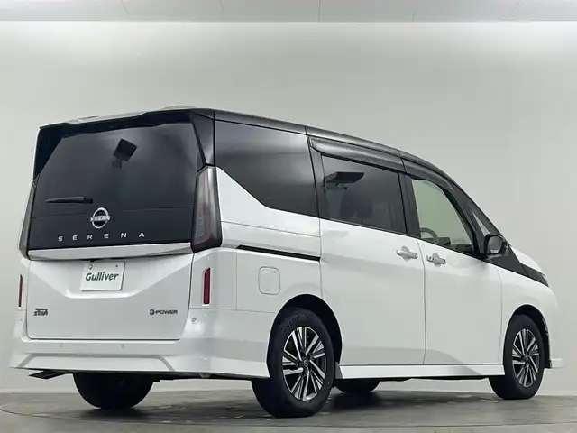 日産 セレナ e－パワー ハイウェイスター V 埼玉県 2025(令7)年 0.5万km パールⅡ 純正１２．３型ナビＴＶ　１１型後席モニター　プロパイロット　全方位カメラ　両側電動スライドドア　ＢＳＭ　ＬＥＤヘッドライト　ＥＴＣ２．０　スマートルームミラー　ハーフレザーシート　フルフラット