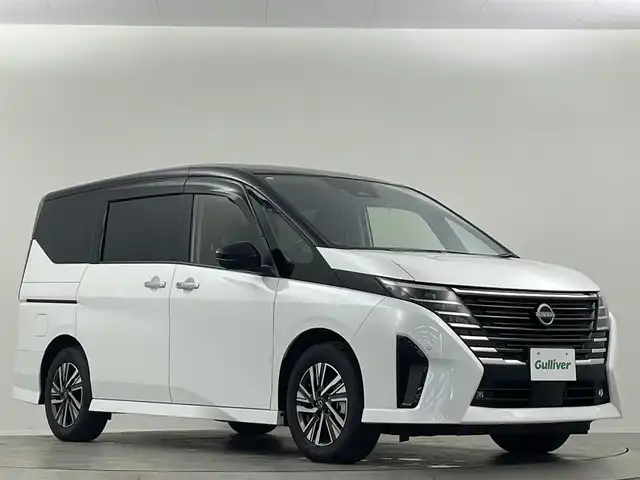 日産 セレナ e－パワー ハイウェイスター V 埼玉県 2025(令7)年 0.5万km パールⅡ 純正１２．３型ナビＴＶ　１１型後席モニター　プロパイロット　全方位カメラ　両側電動スライドドア　ＢＳＭ　ＬＥＤヘッドライト　ＥＴＣ２．０　スマートルームミラー　ハーフレザーシート　フルフラット