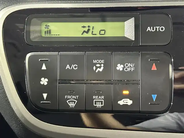 ホンダ Ｎ ＢＯＸ G SSパッケージ 佐賀県 2013(平25)年 4万km クリスタルブラックパール 社外7インチナビ/フルセグTV/CD/DVD/AM/FM/バックカメラ/両側パワースライドドア/ベンチシート/フロアマット/チップアップシート/ISOFIX対応シート/ドアバイザー/純正14インチアルミホイール/電動格納ミラー/ウィンカーミラー/横滑り防止装置/プッシュスタート/スマートキー/オートエアコン/ダブルエアバッグ/禁煙車