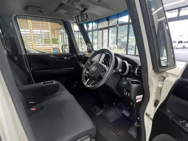 ホンダ Ｎ ＢＯＸ カスタム G ターボSSパッケージ 高知県 2013(平25)年 9.1万km プレミアムホワイトパール (株)IDOMが運営する【じしゃロン高知店】の自社ローン専用車両になります。こちらは現金またはオートローンご利用時の価格です。自社ローンご希望の方は別途その旨お申付け下さい