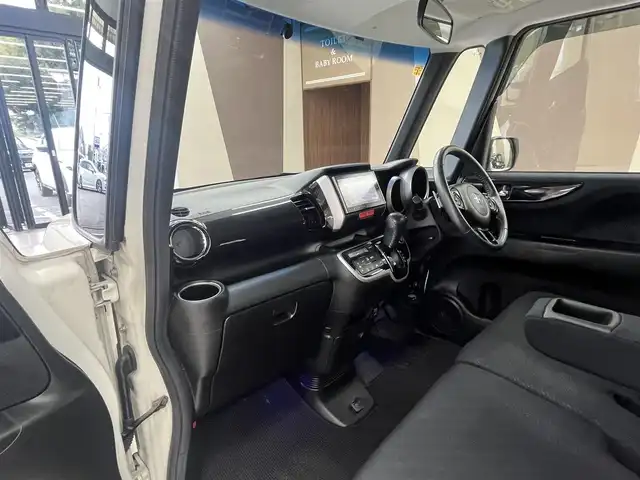 ホンダ Ｎ ＢＯＸ カスタム G ターボSSパッケージ 高知県 2013(平25)年 9.1万km プレミアムホワイトパール (株)IDOMが運営する【じしゃロン高知店】の自社ローン専用車両になります。こちらは現金またはオートローンご利用時の価格です。自社ローンご希望の方は別途その旨お申付け下さい