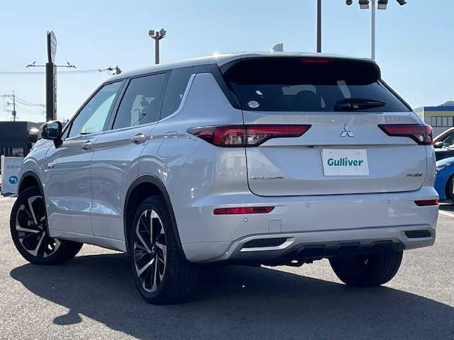 三菱 アウトランダー ＰＨＥＶ P 長崎県 2024(令6)年 5.2万km ホワイトダイヤモンド 純正メーカーナビ/BT/USB/HDMI/フルセグTV/全方位カメラ/BOSEプレミアムサウンド/e-アシスト/レーダークルーズコントロール/黒レザーシート/前席パワーシート/前席メモリーシート/前席シートヒーター/ステアリングヒーター/パドルシフト/ドライブレコーダー前後/LEDヘッドライト