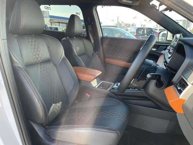 三菱 アウトランダー ＰＨＥＶ P 長崎県 2024(令6)年 5.2万km ホワイトダイヤモンド 純正メーカーナビ/BT/USB/HDMI/フルセグTV/全方位カメラ/BOSEプレミアムサウンド/e-アシスト/レーダークルーズコントロール/黒レザーシート/前席パワーシート/前席メモリーシート/前席シートヒーター/ステアリングヒーター/パドルシフト/ドライブレコーダー前後/LEDヘッドライト