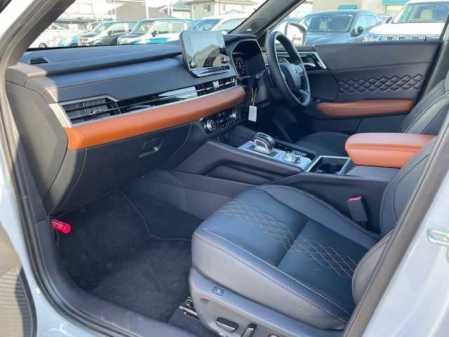 三菱 アウトランダー ＰＨＥＶ P 長崎県 2024(令6)年 5.2万km ホワイトダイヤモンド 純正メーカーナビ/BT/USB/HDMI/フルセグTV/全方位カメラ/BOSEプレミアムサウンド/e-アシスト/レーダークルーズコントロール/黒レザーシート/前席パワーシート/前席メモリーシート/前席シートヒーター/ステアリングヒーター/パドルシフト/ドライブレコーダー前後/LEDヘッドライト