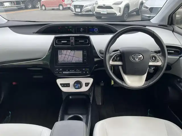 トヨタ プリウス S ツーリングセレクション 鳥取県 2016(平28)年 4.6万km スティールブロンドM トヨタセーフティセンス/純正ナビ【NSZN-W64T】/・フルセグ/・Bluetooth/・CD/DVD/バックカメラ/スマートキー/プッシュスタート/ETC/デイライト付き社外エアロ/レーダークルーズコントロール/専用レザーシート/前席シートヒーター/LEDヘッドライト＆LEDフォグ/ABS/オートマチックハイビーム/W&サイドエアバック/カーテンエアバック