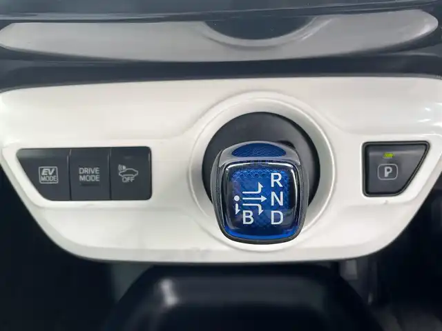 トヨタ プリウス S ツーリングセレクション 鳥取県 2016(平28)年 4.6万km スティールブロンドM トヨタセーフティセンス/純正ナビ【NSZN-W64T】/・フルセグ/・Bluetooth/・CD/DVD/バックカメラ/スマートキー/プッシュスタート/ETC/デイライト付き社外エアロ/レーダークルーズコントロール/専用レザーシート/前席シートヒーター/LEDヘッドライト＆LEDフォグ/ABS/オートマチックハイビーム/W&サイドエアバック/カーテンエアバック