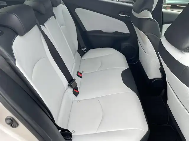 トヨタ プリウス S ツーリングセレクション 鳥取県 2016(平28)年 4.6万km スティールブロンドM トヨタセーフティセンス/純正ナビ【NSZN-W64T】/・フルセグ/・Bluetooth/・CD/DVD/バックカメラ/スマートキー/プッシュスタート/ETC/デイライト付き社外エアロ/レーダークルーズコントロール/専用レザーシート/前席シートヒーター/LEDヘッドライト＆LEDフォグ/ABS/オートマチックハイビーム/W&サイドエアバック/カーテンエアバック