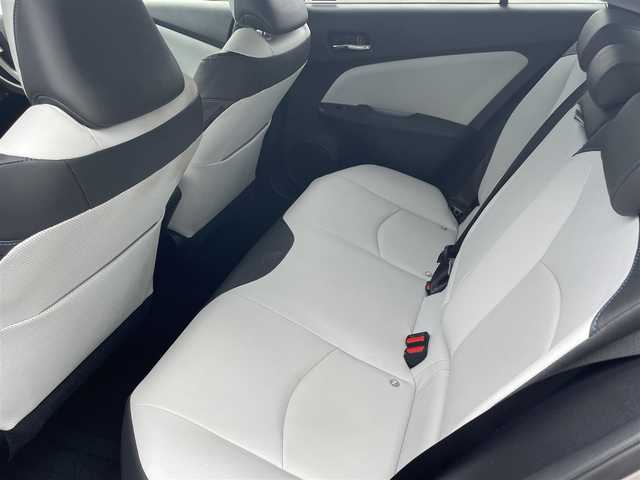 トヨタ プリウス S ツーリングセレクション 鳥取県 2016(平28)年 4.6万km スティールブロンドM トヨタセーフティセンス/純正ナビ【NSZN-W64T】/・フルセグ/・Bluetooth/・CD/DVD/バックカメラ/スマートキー/プッシュスタート/ETC/デイライト付き社外エアロ/レーダークルーズコントロール/専用レザーシート/前席シートヒーター/LEDヘッドライト＆LEDフォグ/ABS/オートマチックハイビーム/W&サイドエアバック/カーテンエアバック