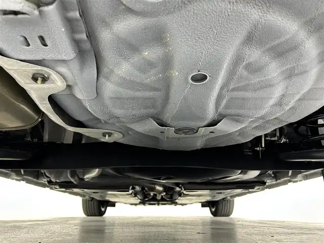 日産 オーラ G レザーエディション 佐賀県 2024(令6)年 1.1万km ピュアホワイトパール 純正９インチナビ/Apple CarPlay/HDMI/Bluetooth//フルセグTV/AM/FM/USB/アラウンドビューモニター/衝突軽減ブレーキ/車線逸脱警報/ブラインドスポットモニタリング/クリアランスソナー/レザーシート【本革】/パワーシート/デジタルインナーミラー/ビルトインＥＴＣ2.0/ＬＥＤヘッドライト/ISOFIX/社外フロアマット/純正17インチアルミホイール