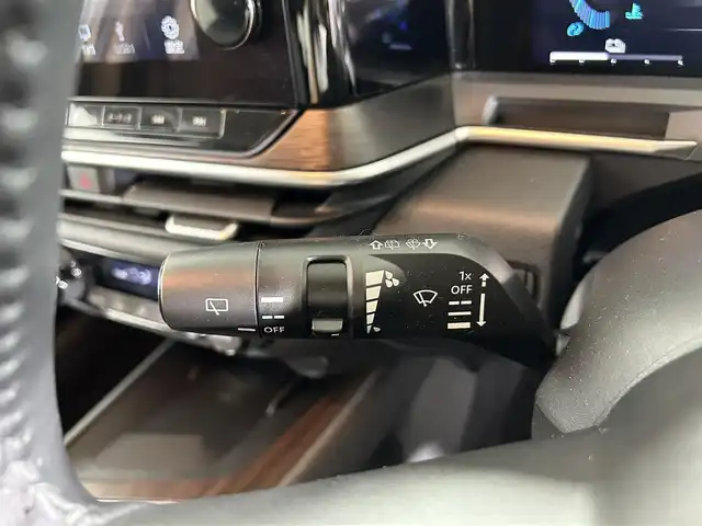 日産 オーラ G レザーエディション 佐賀県 2024(令6)年 1.1万km ピュアホワイトパール 純正９インチナビ/Apple CarPlay/HDMI/Bluetooth//フルセグTV/AM/FM/USB/アラウンドビューモニター/衝突軽減ブレーキ/車線逸脱警報/ブラインドスポットモニタリング/クリアランスソナー/レザーシート【本革】/パワーシート/デジタルインナーミラー/ビルトインＥＴＣ2.0/ＬＥＤヘッドライト/ISOFIX/社外フロアマット/純正17インチアルミホイール
