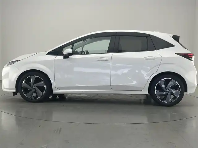 日産 オーラ G レザーエディション 愛知県 2021(令3)年 3万km ピュアホワイトパール 純正９型ナビ　ＢＯＳＥ　プロパイロット　黒革　全方位カメラ　デジタルインナーミラー　ワイヤレス充電　ＥＴＣ２．０　純正前後ドラレコ　衝突軽減　ＬＥＤオートライト　プッシュスタート　スマートキー　禁煙車