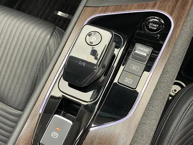 日産 オーラ G レザーエディション 愛知県 2021(令3)年 3万km ピュアホワイトパール 純正９型ナビ　ＢＯＳＥ　プロパイロット　黒革　全方位カメラ　デジタルインナーミラー　ワイヤレス充電　ＥＴＣ２．０　純正前後ドラレコ　衝突軽減　ＬＥＤオートライト　プッシュスタート　スマートキー　禁煙車