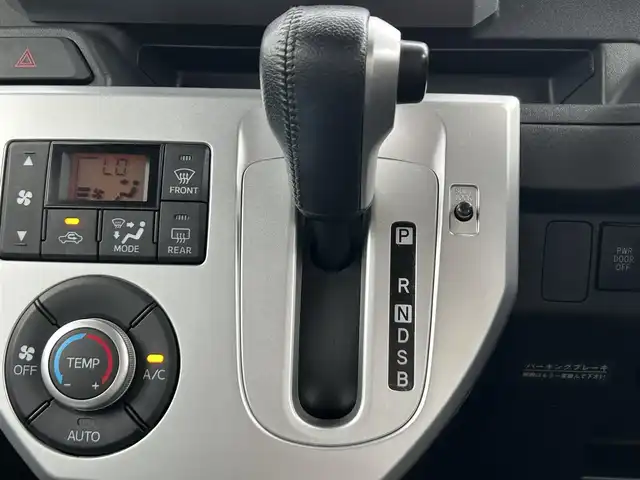 ダイハツ ウェイク G 奈良県 2014(平26)年 6.5万km パールホワイトⅢ /オフビートカーキM ７インチ社外ナビ　/フルセグテレビ　/ｂｌｕｅｔｏｏｔｈ　/バックカメラ　/社外前方ドライブレコーダ　/社外ＥＴＣ　/両側パワースライドドア　/アイドリングストップ　/ステアリングスイッチ　/フォグランプ　/スペアキー