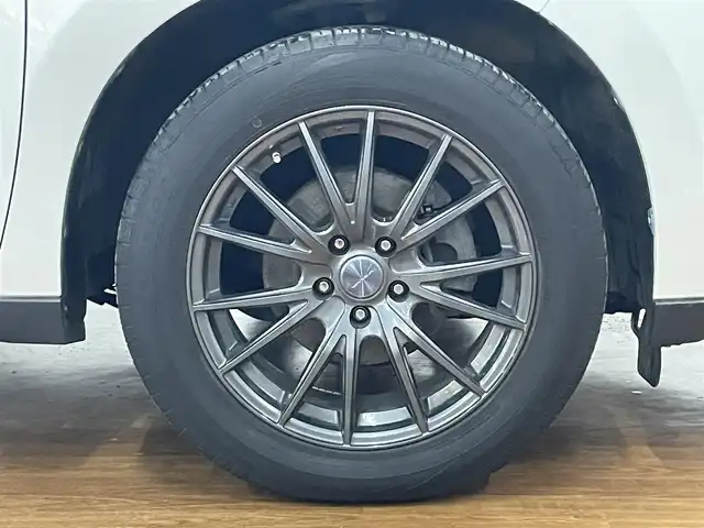 トヨタ ハリアー ハイブリッド エレガンス 道央・札幌 2014(平26)年 11.4万km ホワイトパールクリスタルシャイン 4WD/純正SDナビ/・フルセグTV/CD/DVD/BT/SD/USB/AUX/バックカメラ/社外エンジンスターター/本革シート/前席シートヒーター/前席パワーシート/運転席シートメモリ機能/ビルトインETC/プッシュスタート/スマートキー/スペアキー/緊急ブレーキシグナル/横滑り防止装置/純正フロアマット/純正ドアバイザー/ウインカーミラー/オートライト/LEDヘッドライト/前後フォグライト/社外18インチAW/純正AW付スタッドレスセット積込み/　（225/65R17  6mm）/新車時保証書/取扱説明書/ナビ取扱説明書