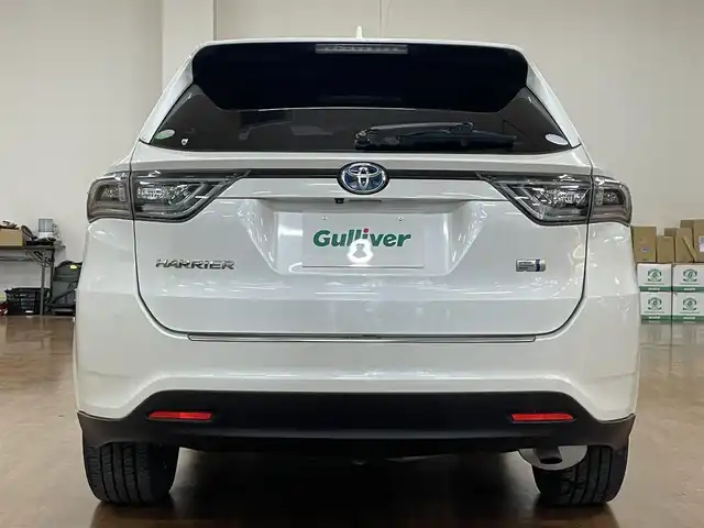 トヨタ ハリアー ハイブリッド エレガンス 道央・札幌 2014(平26)年 11.4万km ホワイトパールクリスタルシャイン 4WD/純正SDナビ/・フルセグTV/CD/DVD/BT/SD/USB/AUX/バックカメラ/社外エンジンスターター/本革シート/前席シートヒーター/前席パワーシート/運転席シートメモリ機能/ビルトインETC/プッシュスタート/スマートキー/スペアキー/緊急ブレーキシグナル/横滑り防止装置/純正フロアマット/純正ドアバイザー/ウインカーミラー/オートライト/LEDヘッドライト/前後フォグライト/社外18インチAW/純正AW付スタッドレスセット積込み/　（225/65R17  6mm）/新車時保証書/取扱説明書/ナビ取扱説明書
