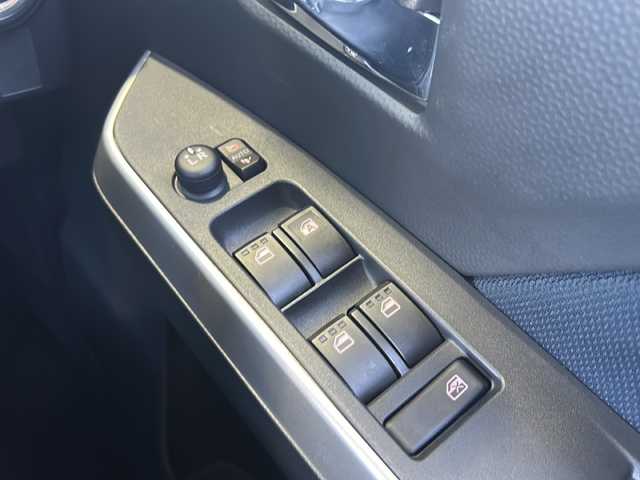 ダイハツ トール カスタムG ターボ 静岡県 2023(令5)年 0.8万km レーザーブルークリスタルシャイン アルパインナビ/・フルセグTV/・CD/DVD/・SD/・FM/AM/・USB/・Bluetooth/・HDMI/主要装備/・ドライブレコーダー/・ＥＴＣ/・両側パワースライドドア/・ＬＥＤライト/・全方位カメラ/・クリアランスソナー/・アイドリングストップ/・横滑り防止装置/・車線逸脱警報/・プリクラッシュセーフティ/・レーダークルコン/・15インチ純正アルミ
