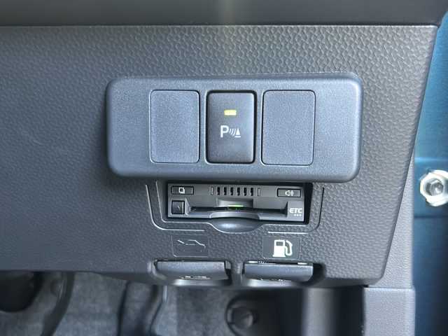 ダイハツ トール カスタムG ターボ 静岡県 2023(令5)年 0.8万km レーザーブルークリスタルシャイン アルパインナビ/・フルセグTV/・CD/DVD/・SD/・FM/AM/・USB/・Bluetooth/・HDMI/主要装備/・ドライブレコーダー/・ＥＴＣ/・両側パワースライドドア/・ＬＥＤライト/・全方位カメラ/・クリアランスソナー/・アイドリングストップ/・横滑り防止装置/・車線逸脱警報/・プリクラッシュセーフティ/・レーダークルコン/・15インチ純正アルミ