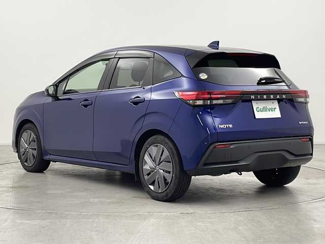日産 ノート X 群馬県 2022(令4)年 2.1万km オーロラフレアブルーパール 純正９型ナビ　フルセグＴＶ　衝突被害軽減ブレーキ　ビルトインＥＴｃ　レーンキープアシスト　クリアランスソナー　純正ドライブレコーダー　アイドリングストップ　純正１６インチアルミホイール　スマートキー