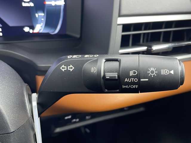三菱 アウトランダー ＰＨＥＶ P 岐阜県 2022(令4)年 4.7万km ホワイトダイヤモンド ４WD/マルチアラウンドモニター/純正9インチナビ/フルセグTV/Bluetooth接続/ドライブレコーダー/レーダークルーズコントロール/レーンキープアシスト/コーナーセンサー/パドルシフト/パーキングセンサー/ふらつき警報/標識認識機能/横滑り防止装置/ステアリングリモコン/パドルシフト/パワーシート/シートメモリ/電格ミラー/BOSEプレミアムサウンド/全席シートヒーター