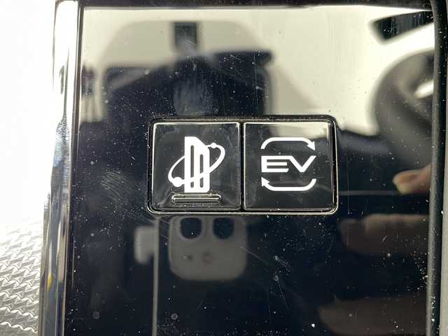 三菱 アウトランダー ＰＨＥＶ P 岐阜県 2022(令4)年 4.7万km ホワイトダイヤモンド ４WD/マルチアラウンドモニター/純正9インチナビ/フルセグTV/Bluetooth接続/ドライブレコーダー/レーダークルーズコントロール/レーンキープアシスト/コーナーセンサー/パドルシフト/パーキングセンサー/ふらつき警報/標識認識機能/横滑り防止装置/ステアリングリモコン/パドルシフト/パワーシート/シートメモリ/電格ミラー/BOSEプレミアムサウンド/全席シートヒーター