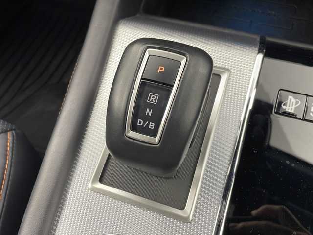 三菱 アウトランダー ＰＨＥＶ P 岐阜県 2022(令4)年 4.7万km ホワイトダイヤモンド ４WD/マルチアラウンドモニター/純正9インチナビ/フルセグTV/Bluetooth接続/ドライブレコーダー/レーダークルーズコントロール/レーンキープアシスト/コーナーセンサー/パドルシフト/パーキングセンサー/ふらつき警報/標識認識機能/横滑り防止装置/ステアリングリモコン/パドルシフト/パワーシート/シートメモリ/電格ミラー/BOSEプレミアムサウンド/全席シートヒーター