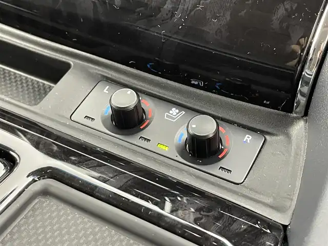 トヨタ アルファード S Cパッケージ 愛知県 2021(令3)年 4.4万km ホワイトパールクリスタルシャイン トヨタセーフティーセンス/・プリクラッシュ/・衝突軽減/・車線逸脱/・レーンアシスト/・レーダークルーズコントロール/純正ディスプレイナビ/・フルセグ/・Bluetooth/・CD/・DVD/ステアリングヒーター/ウッドコンビハンドル/ステアリングリモコン/ブレーキホールド/電子パーキングシステム/パワーバックドア/両側パワースライドドア/バックカメラ/ドライブレコーダー/フリップダウン/ツインサンルーフ/キャプテンシート/クリアランスソナー