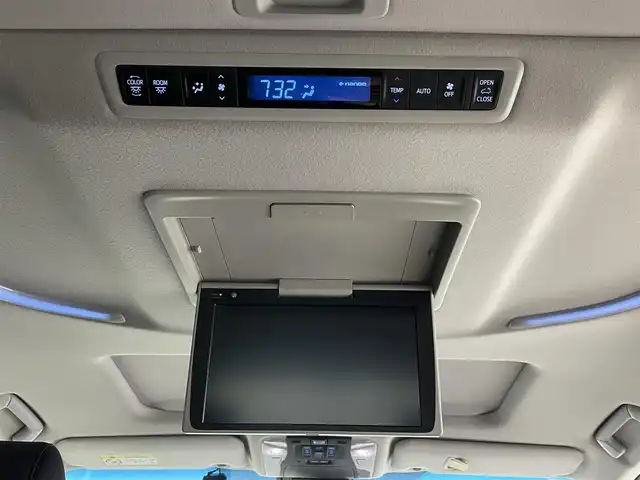 トヨタ アルファード S Cパッケージ 愛知県 2021(令3)年 4.4万km ホワイトパールクリスタルシャイン トヨタセーフティーセンス/・プリクラッシュ/・衝突軽減/・車線逸脱/・レーンアシスト/・レーダークルーズコントロール/純正ディスプレイナビ/・フルセグ/・Bluetooth/・CD/・DVD/ステアリングヒーター/ウッドコンビハンドル/ステアリングリモコン/ブレーキホールド/電子パーキングシステム/パワーバックドア/両側パワースライドドア/バックカメラ/ドライブレコーダー/フリップダウン/ツインサンルーフ/キャプテンシート/クリアランスソナー
