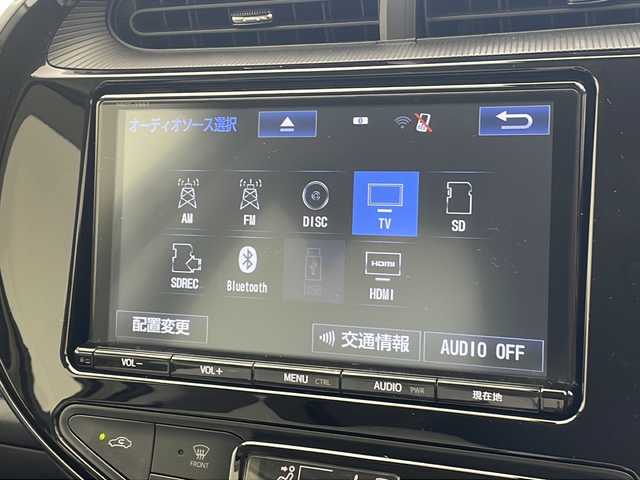 トヨタ アクア クロスオーバー 沖縄県 2017(平29)年 7万km ベージュ 県外仕入/禁煙車/純正9インチナビ（NSZT-Y66T）/　Bluetooth/CD/DVD/フルセグTV/AM/FM/HDMI/バックカメラ/ETC/衝突軽減ブレーキシステム/車線逸脱警報/オートハイビーム/シートヒーター/レザーシート