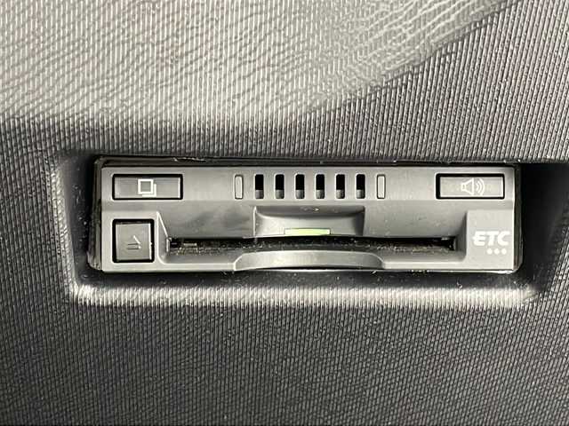 トヨタ アクア クロスオーバー 沖縄県 2017(平29)年 7万km ベージュ 県外仕入/禁煙車/純正9インチナビ（NSZT-Y66T）/　Bluetooth/CD/DVD/フルセグTV/AM/FM/HDMI/バックカメラ/ETC/衝突軽減ブレーキシステム/車線逸脱警報/オートハイビーム/シートヒーター/レザーシート