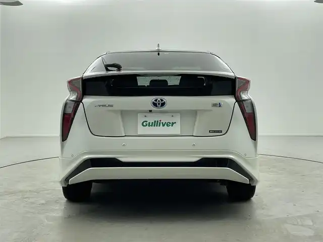 トヨタ プリウス A プレミアム　ツーリングセレ 福井県 2016(平28)年 4.7万km ホワイトパールクリスタルシャイン セーフティセンスパッケージ/・プリクラッシュセーフティシステム/・レーンディパーチャーアラート/・オートマチックハイビーム/・レーダークルーズコントロール/ブラインドスポットモニター/インテリジェントクリアランスソナー/シンプルインテリジェントパーキングアシスト/純正SDナビ/フルセグTV/【CD/DVD/SD/Bluetooth】/バックカメラ/ビルトインETC/ドライブレコーダー/ヘッドアップディスプレイ/レザーシート/D/N席シートヒーター/D席パワーシート/オートライト/オートマチックハイビーム/LEDヘッドランプ/LEDフロントフォグランプ/215/45R17インチ純正AW/プッシュスタート/スマートキー/純正フロアマット