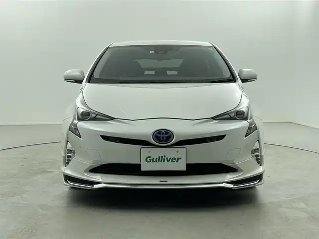 トヨタ プリウス A プレミアム　ツーリングセレ 福井県 2016(平28)年 4.7万km ホワイトパールクリスタルシャイン セーフティセンスパッケージ/・プリクラッシュセーフティシステム/・レーンディパーチャーアラート/・オートマチックハイビーム/・レーダークルーズコントロール/ブラインドスポットモニター/インテリジェントクリアランスソナー/シンプルインテリジェントパーキングアシスト/純正SDナビ/フルセグTV/【CD/DVD/SD/Bluetooth】/バックカメラ/ビルトインETC/ドライブレコーダー/ヘッドアップディスプレイ/レザーシート/D/N席シートヒーター/D席パワーシート/オートライト/オートマチックハイビーム/LEDヘッドランプ/LEDフロントフォグランプ/215/45R17インチ純正AW/プッシュスタート/スマートキー/純正フロアマット